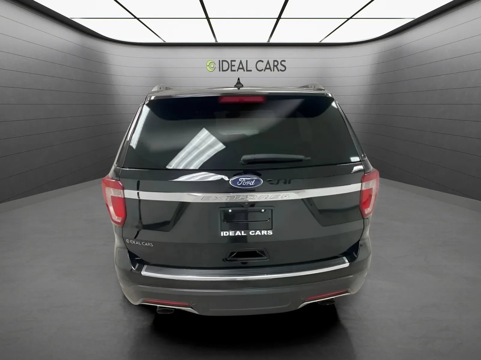 Used 2018 Ford Explorer XLT w/ Equipment Group 201A FWD image 6
