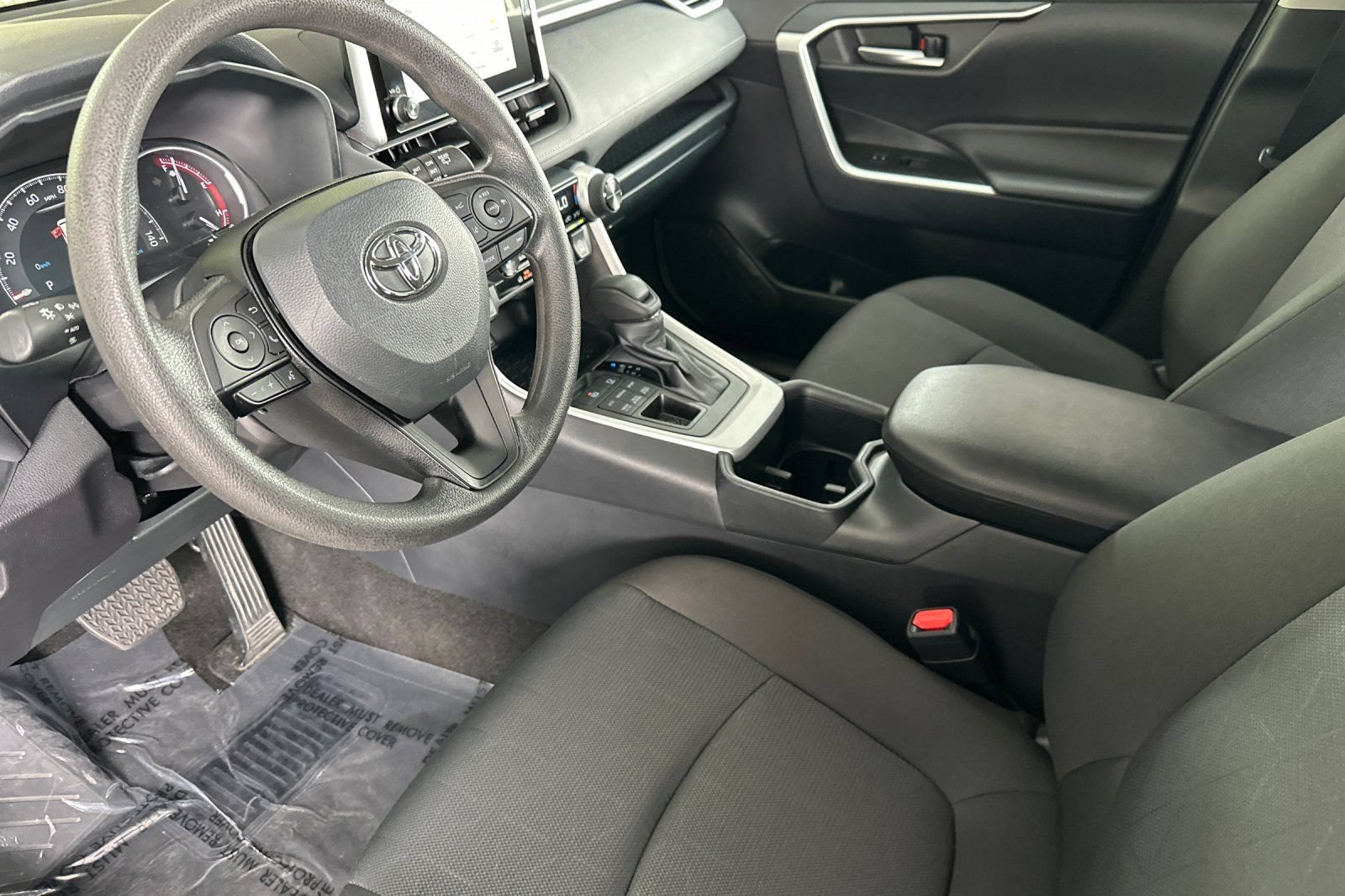 Used 2025 Toyota RAV4 XLE AWD/4WD image 11