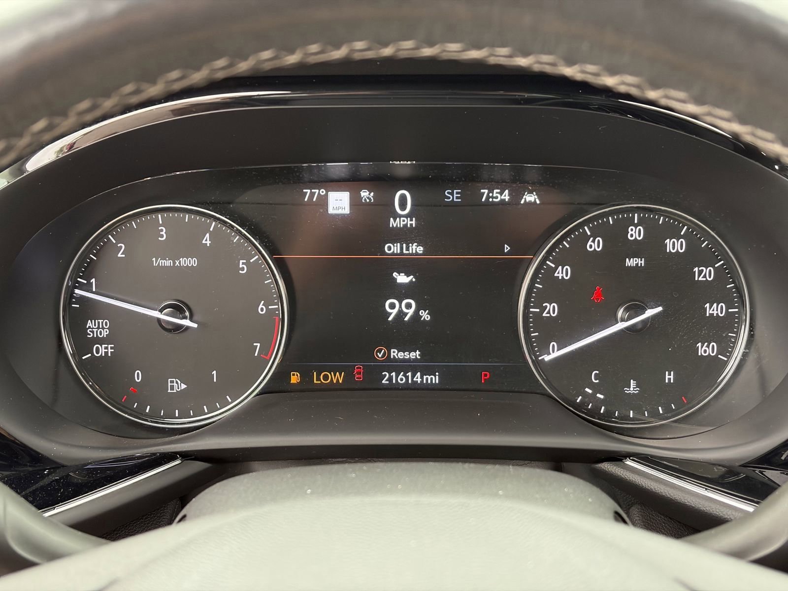 Certified 2021 Buick Envision Avenir w/ Technology Package II FWD image 34
