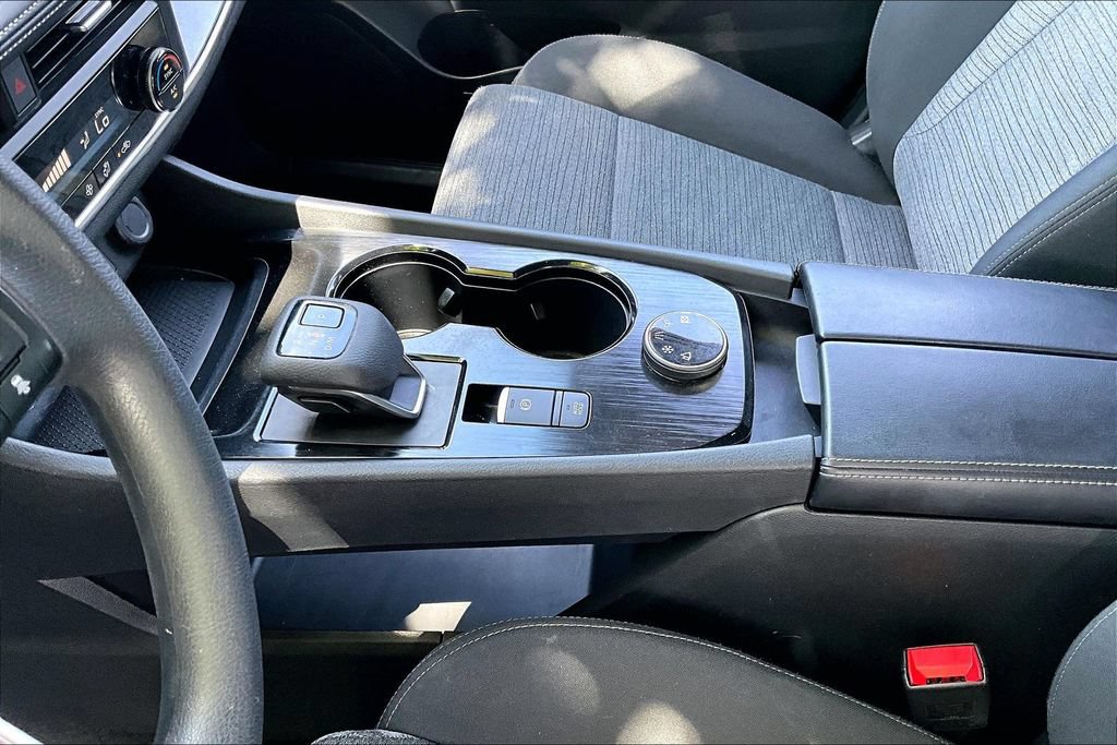 Used 2023 Nissan Rogue SV AWD/4WD image 15