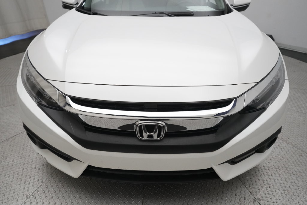 Certified 2018 Honda Civic Touring image 21