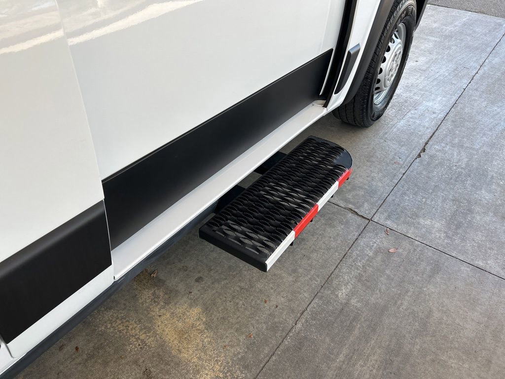 Used 2024 RAM ProMaster 3500 w/ Delivery Van Package image 20
