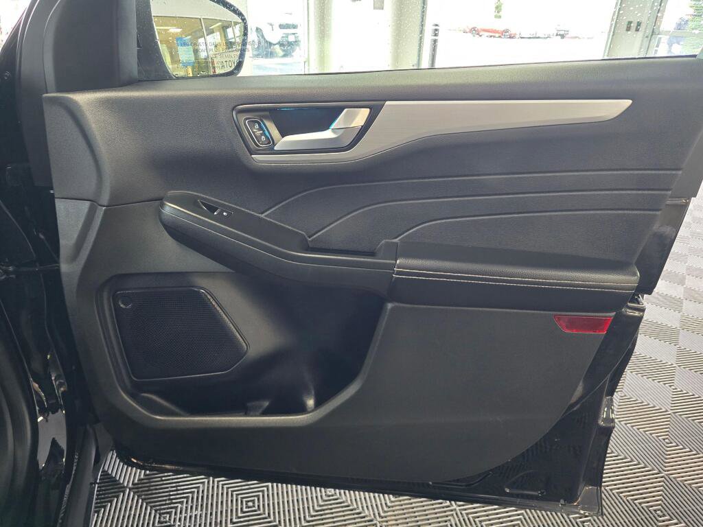 Used 2024 Ford Escape Platinum AWD/4WD image 40