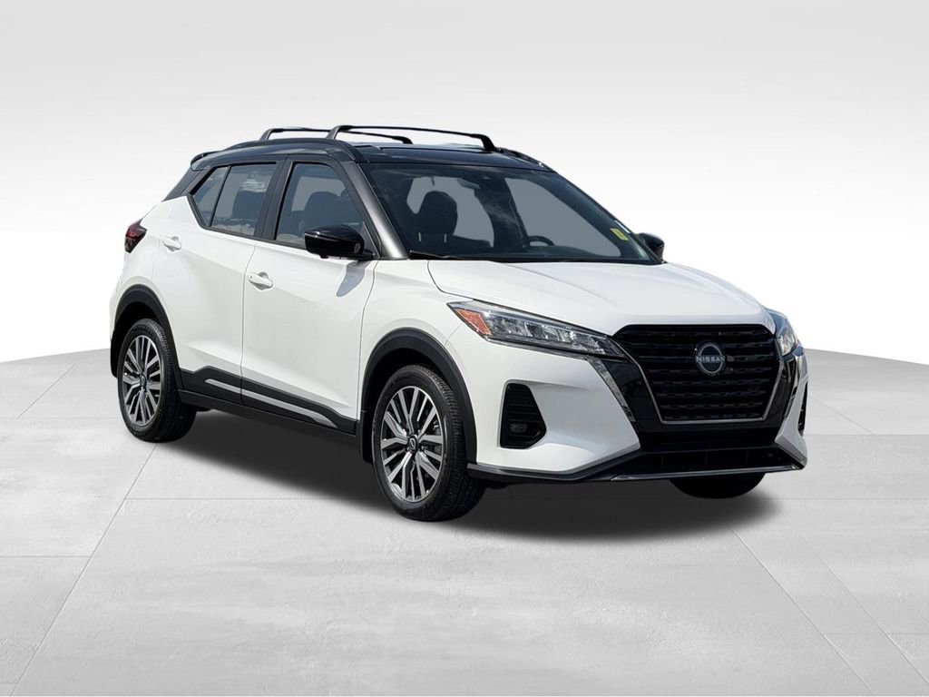 Used 2024 Nissan Kicks SR w/ Interior Electronics Package image 1