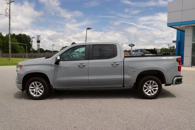 Used 2024 Chevrolet Silverado 1500 LT AWD/4WD image 4