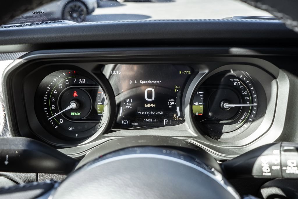 Used 2025 Jeep Wrangler Unlimited Sahara image 15