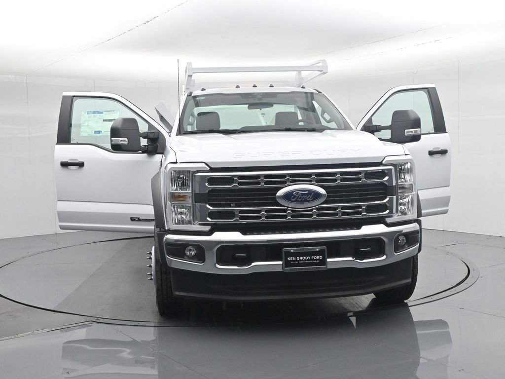 New 2025 Ford F450 XL w/ XL Chrome Package RWD image 36