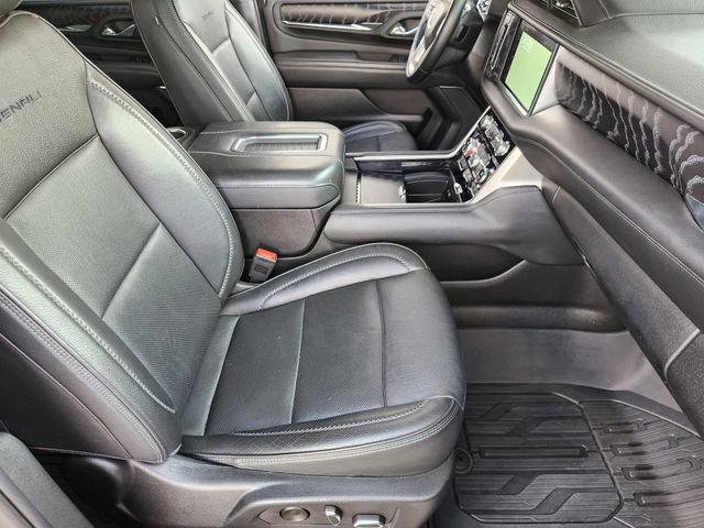 Used 2023 GMC Yukon XL Denali image 11