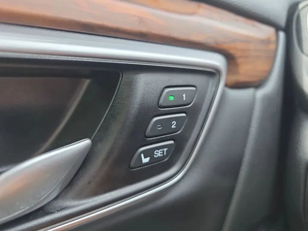 Used 2021 Honda CR-V Touring image 26