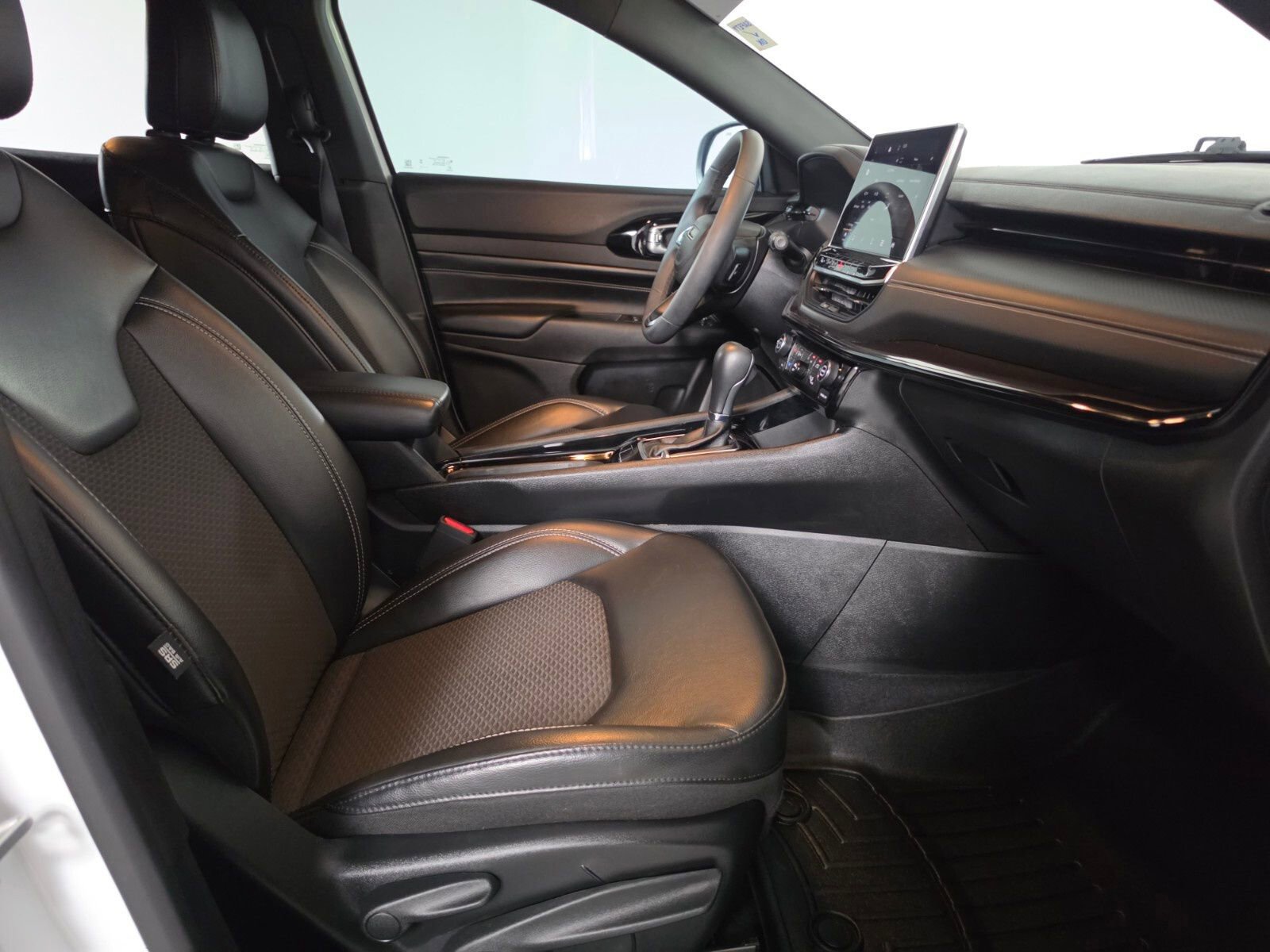 Used 2023 Jeep Compass Altitude image 21