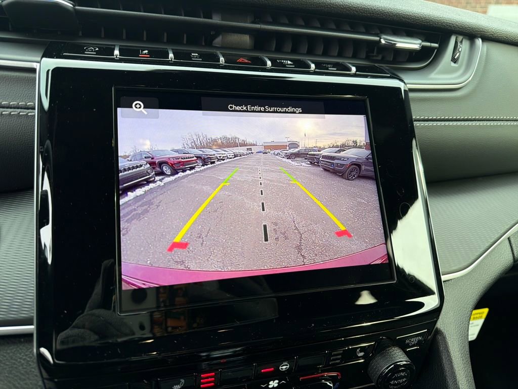 New 2025 Jeep Grand Cherokee Altitude image 20