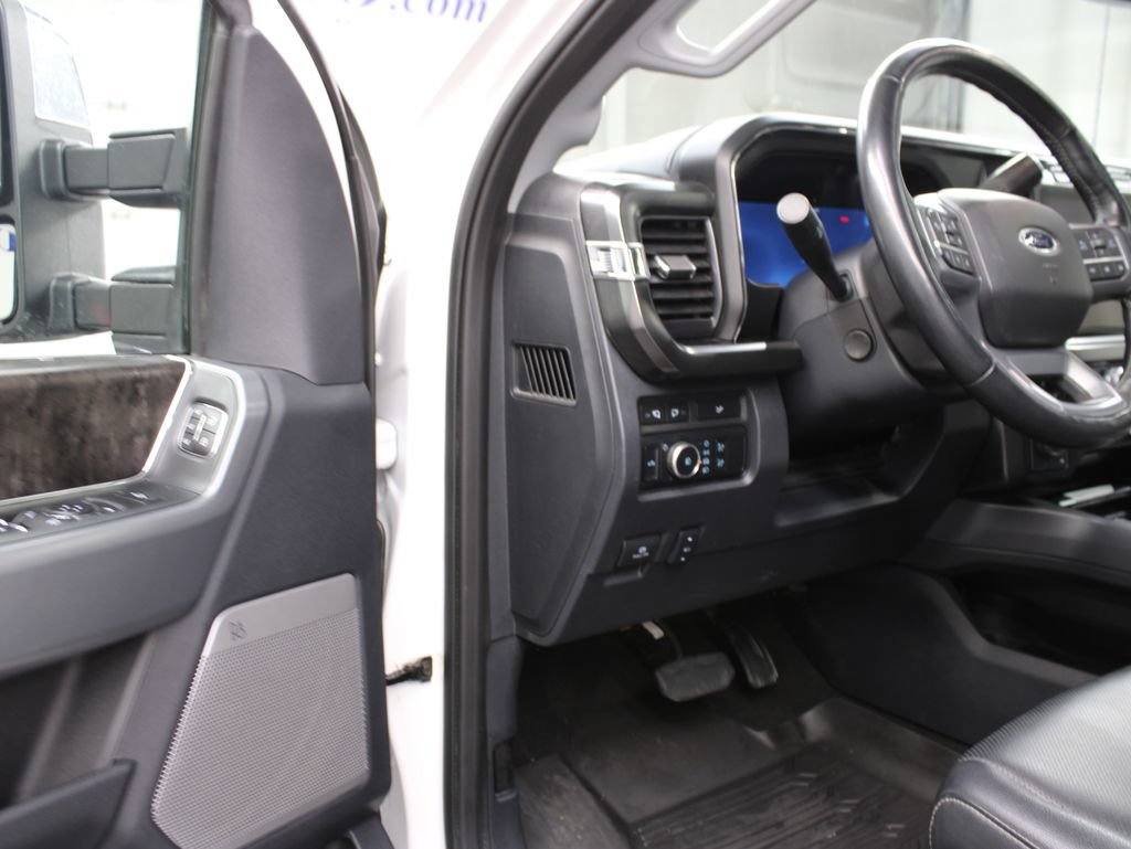 Used 2024 Ford F350 Lariat w/ Lariat Ultimate Package AWD/4WD image 60