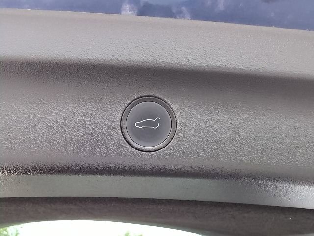 Used 2022 Tesla Model Y Long Range image 24