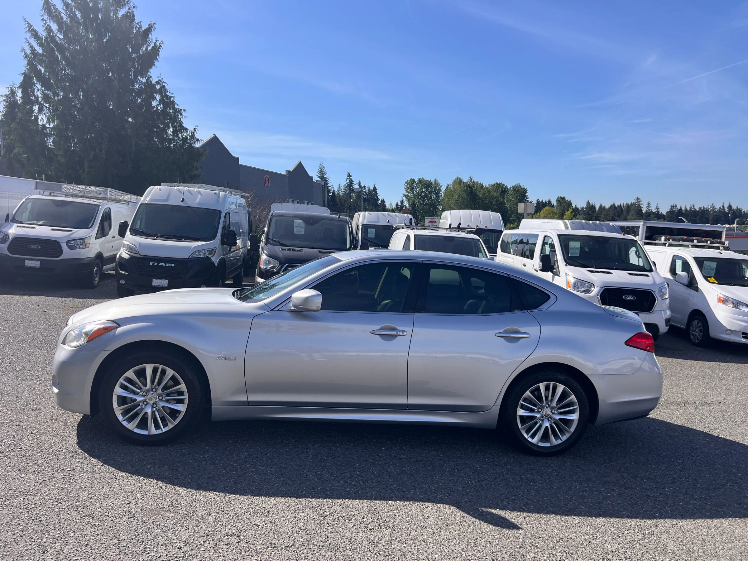 Used 2012 INFINITI M35 w/ Deluxe Touring Pkg RWD image 4