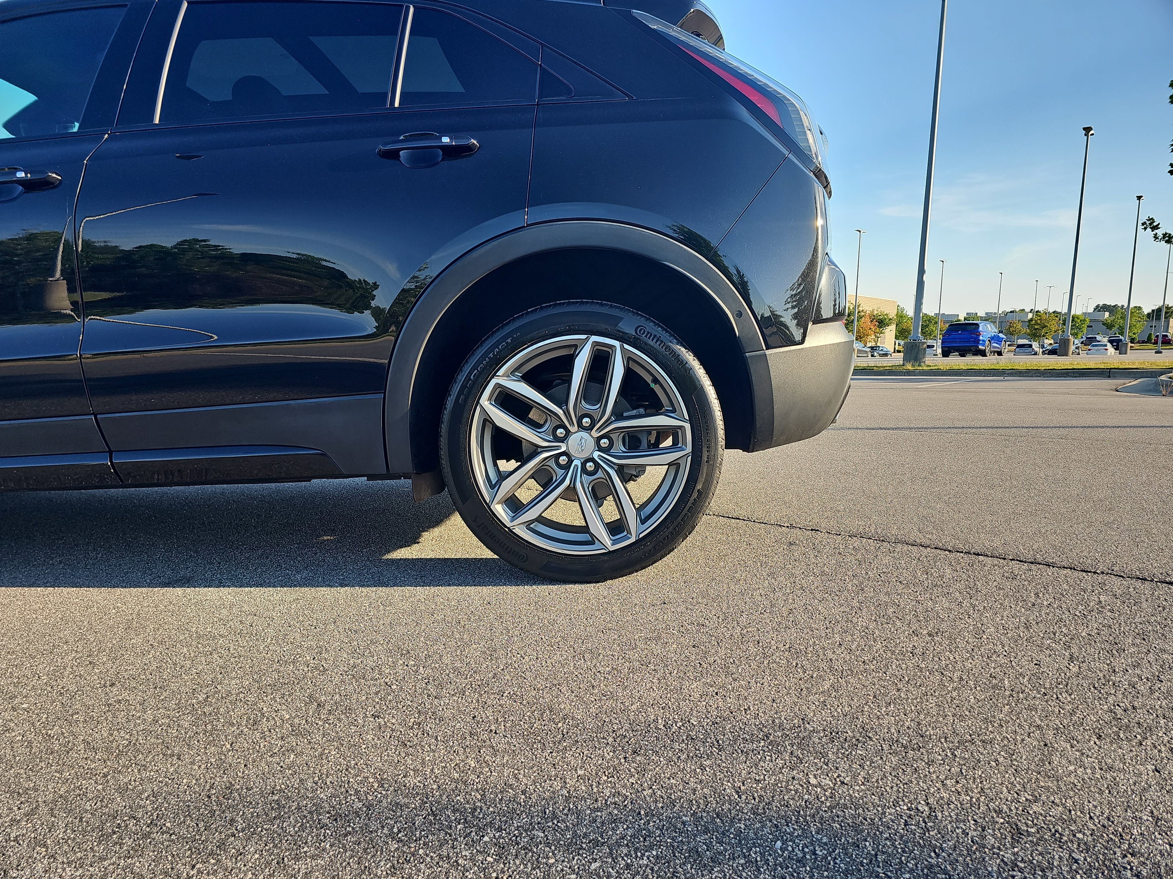 Used 2022 Cadillac XT4 Sport w/ Enhanced Visibility Package FWD image 32