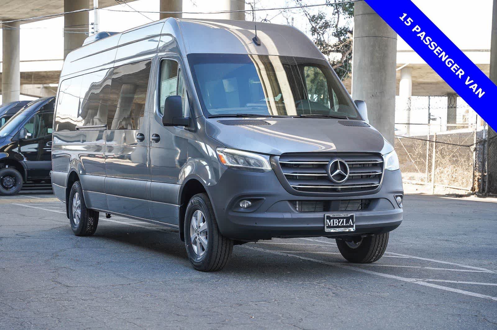Used 2024 Mercedes-Benz Sprinter 2500 image 3