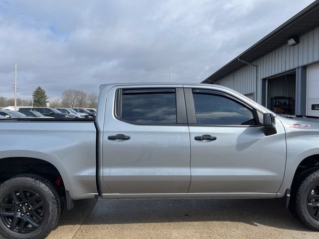 Used 2025 Chevrolet Silverado 1500 LT Trail Boss w/ Convenience Package II AWD/4WD image 4