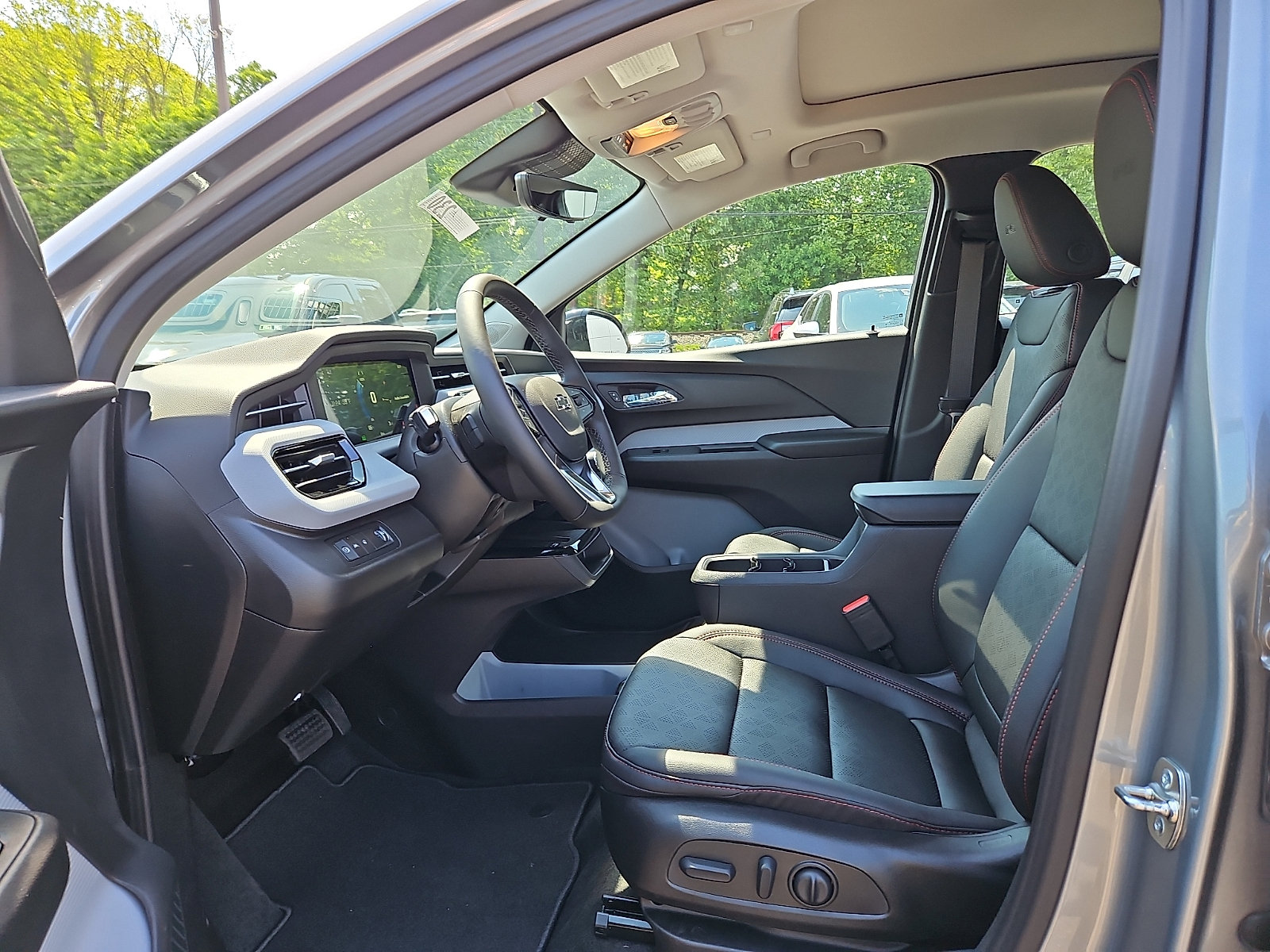 New 2027 Chevrolet Bolt RS w/ Technology Package FWD image 6
