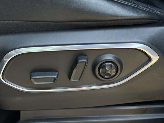 Used 2024 Jeep Wagoneer L Series II RWD image 24