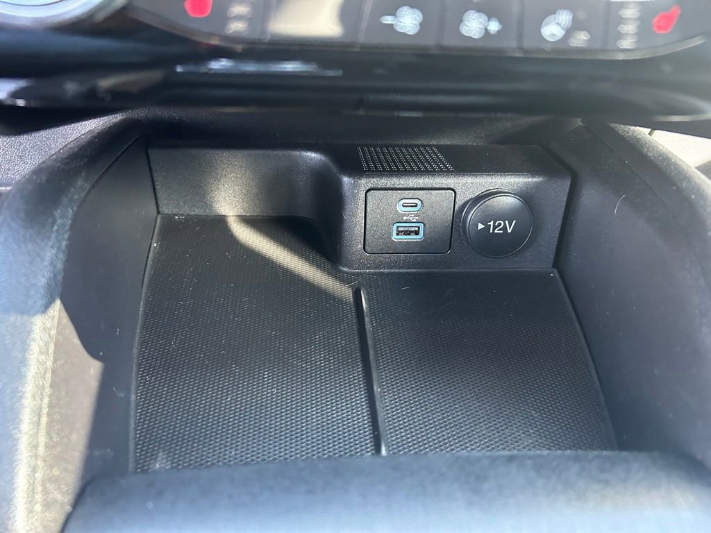 Certified 2022 Ford Escape Titanium w/ Class II Trailer Tow Package image 33