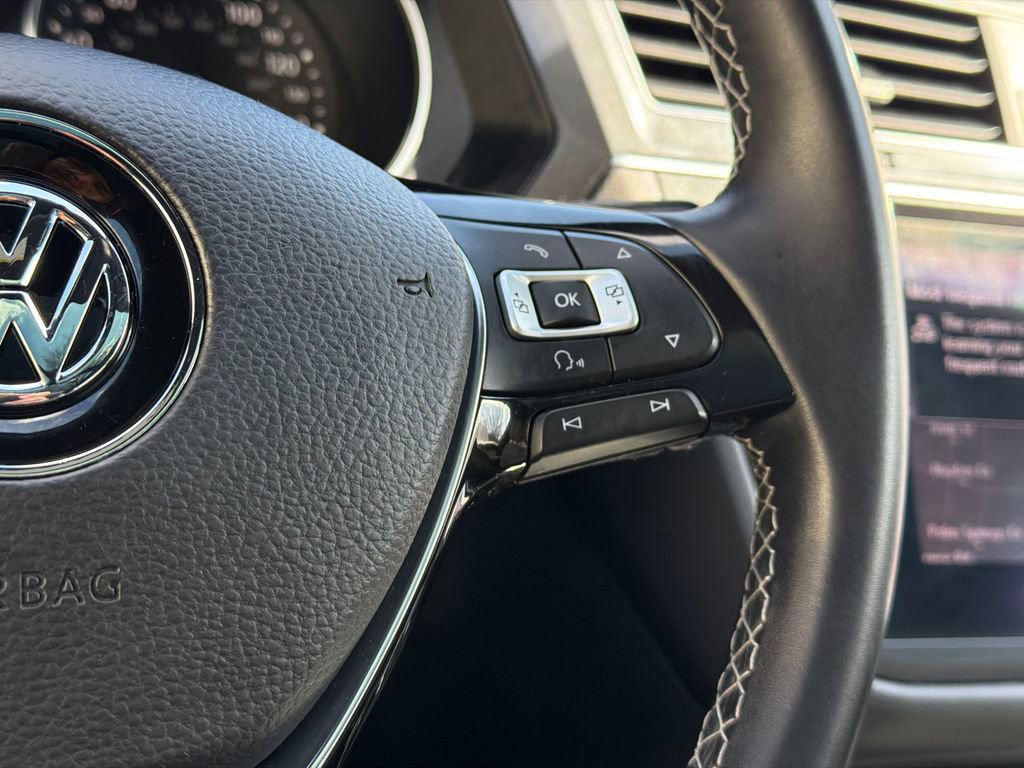 Used 2018 Volkswagen Tiguan SEL w/ R-Line Package image 22