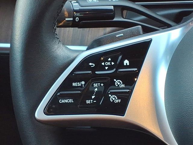 Used 2025 Mercedes-Benz C 300 4MATIC Sedan image 9