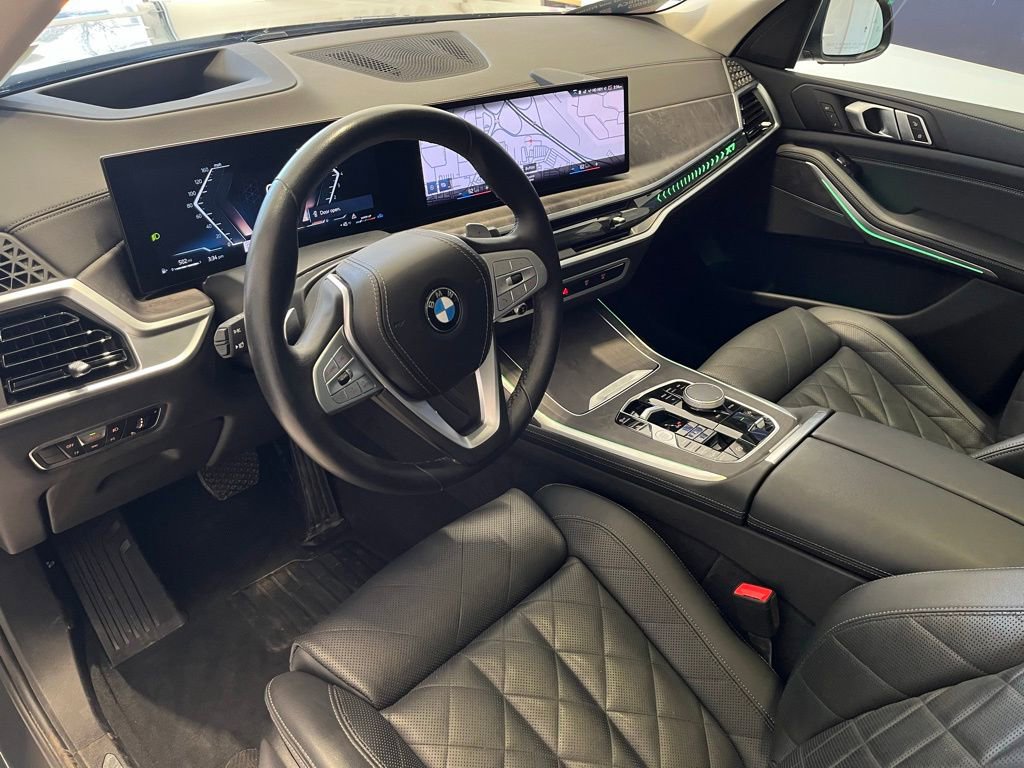 Used 2023 BMW X7 xDrive40i w/ Parking Assistance Package AWD/4WD image 16