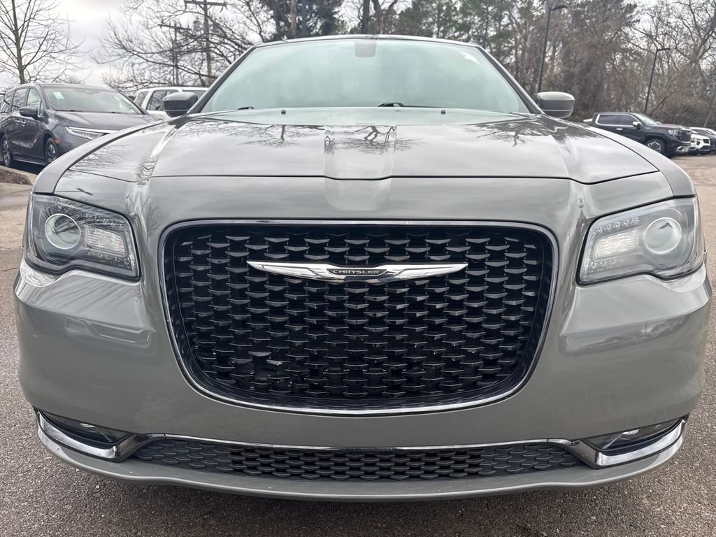 Used 2019 Chrysler 300 S image 35