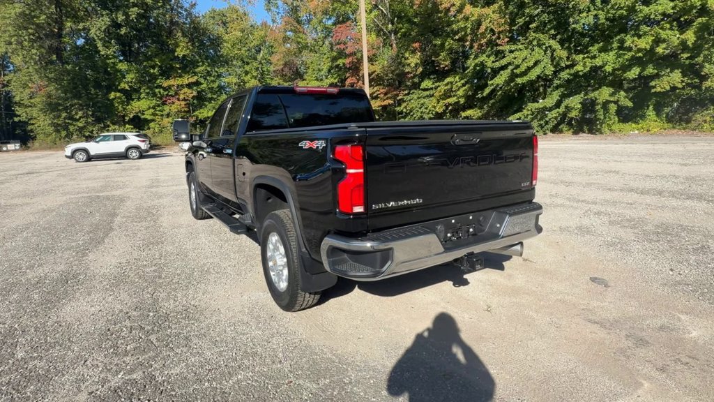 Used 2025 Chevrolet Silverado 2500 LTZ AWD/4WD image 7