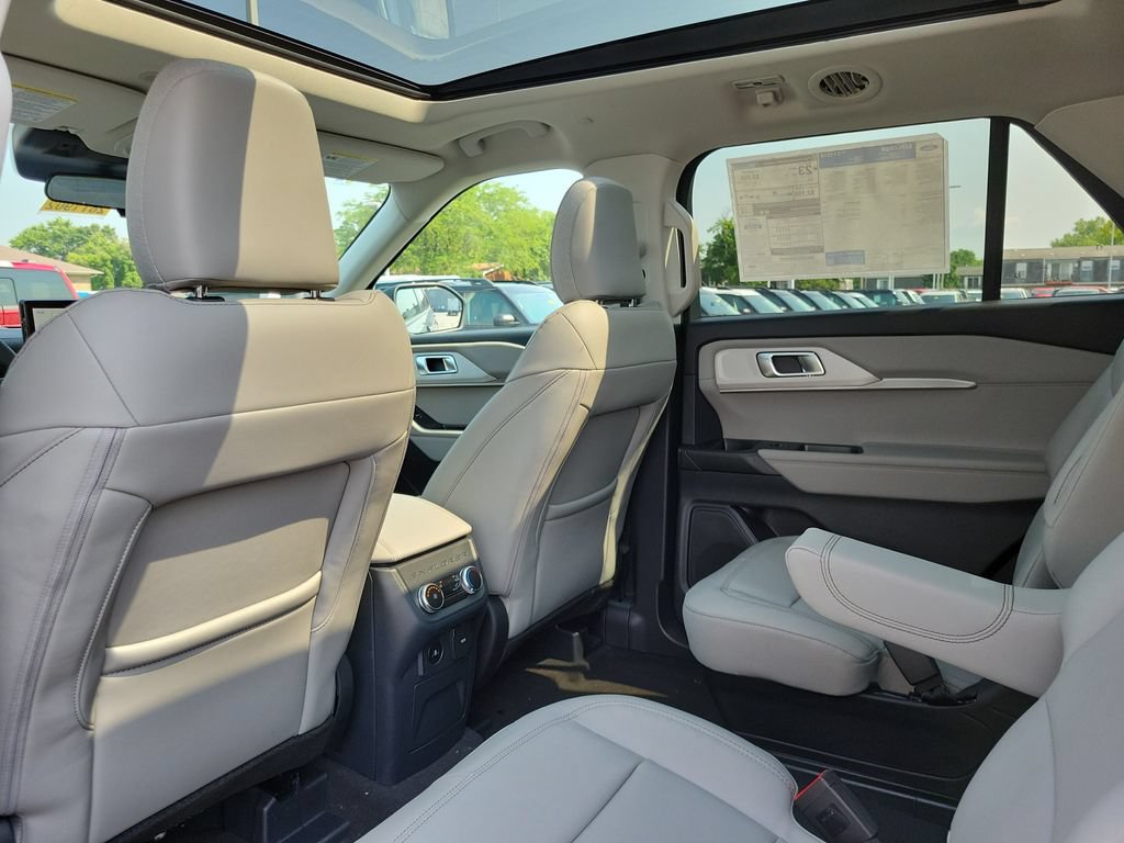 New 2026 Ford Explorer Active w/ Active Comfort Package AWD/4WD image 16