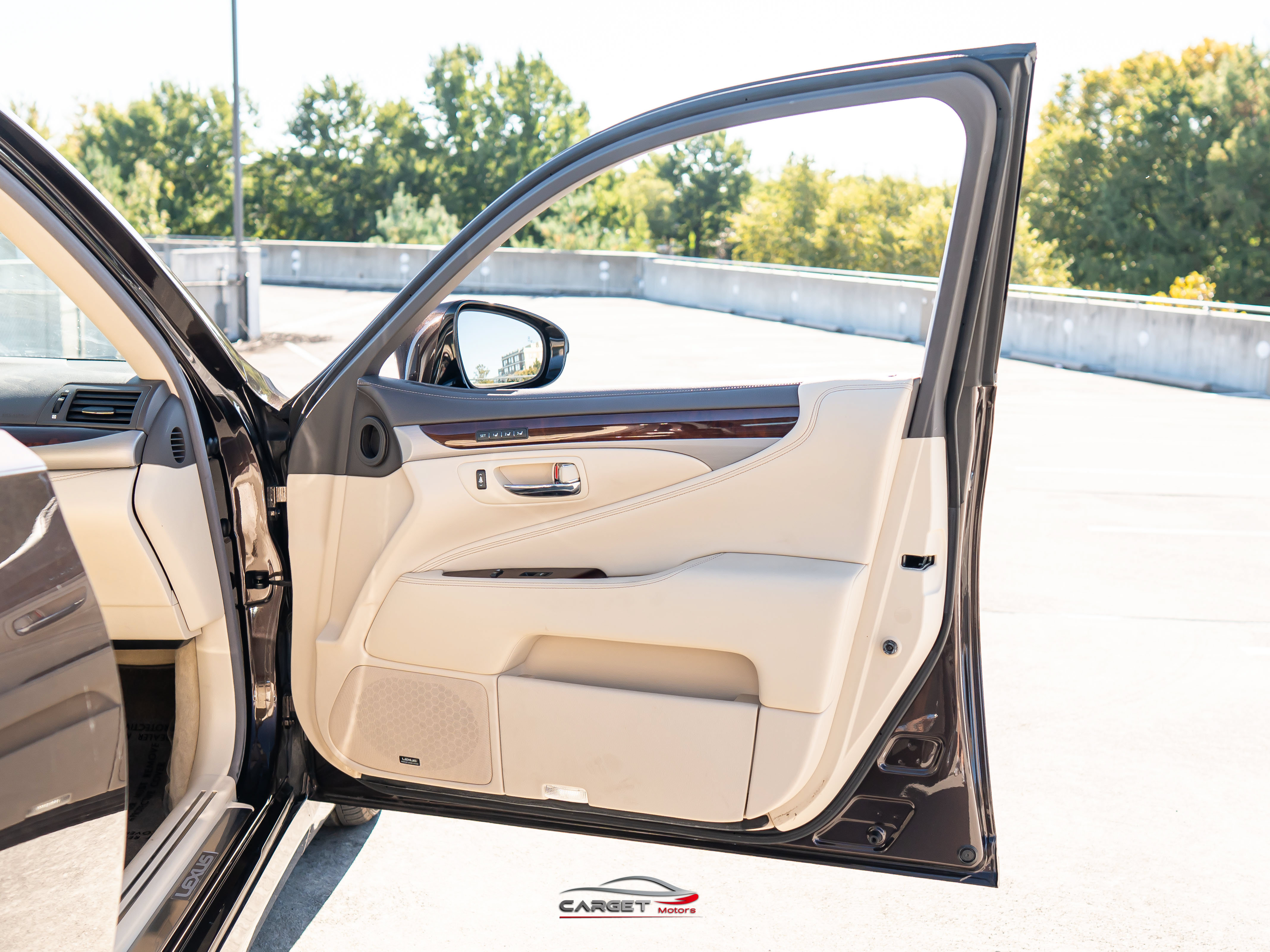 Used 2016 Lexus LS 460 AWD w/ Comfort Package image 41