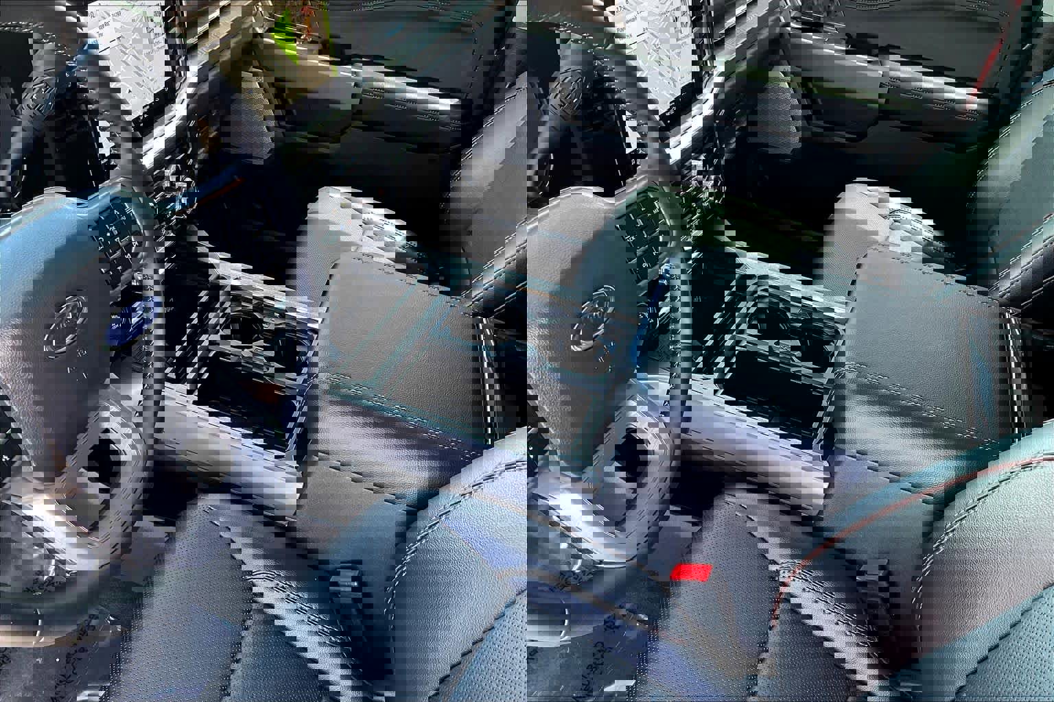 Used 2024 Ford F250 Lariat w/ Tremor Off-Road Package image 17