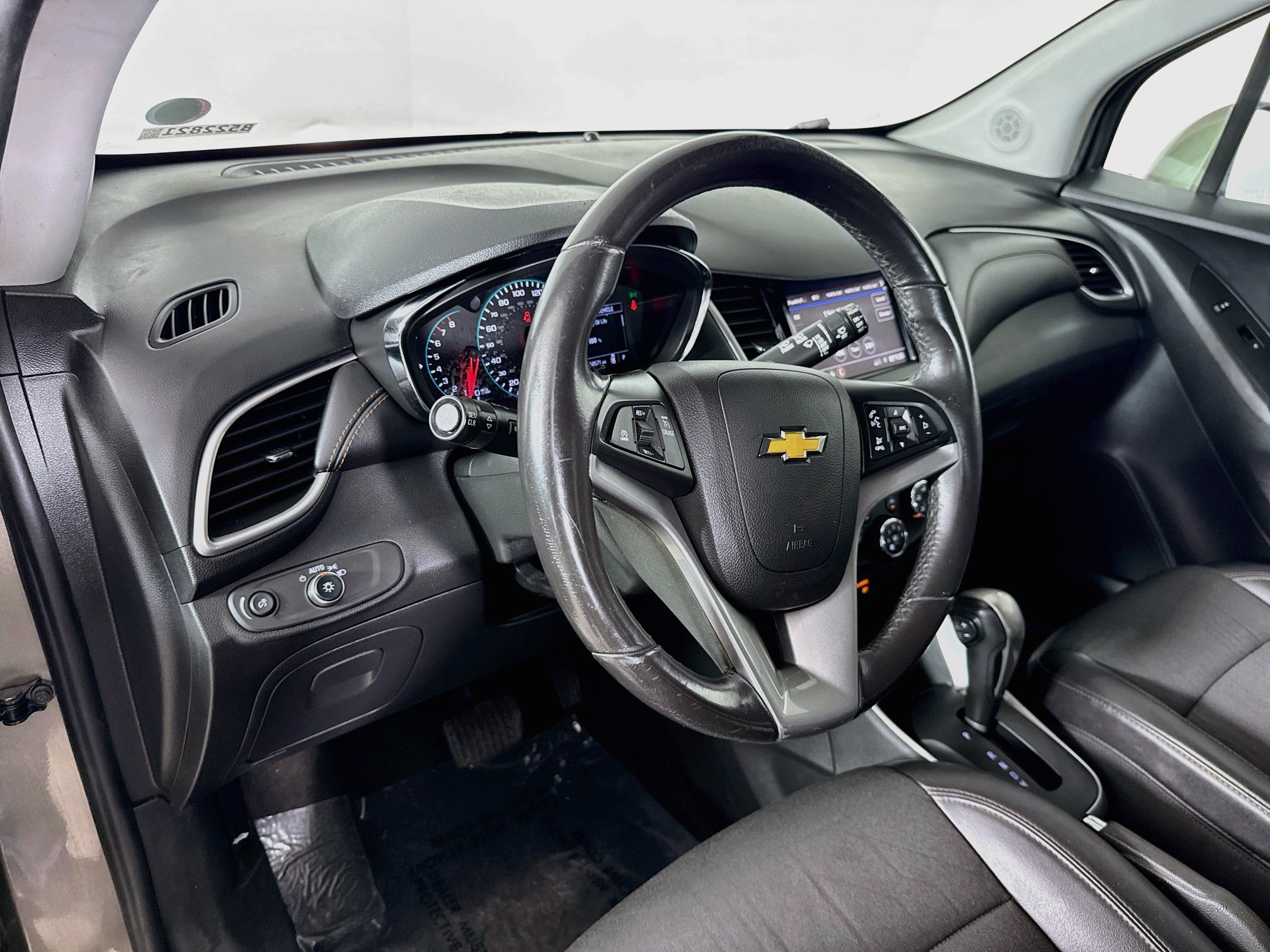 Used 2022 Chevrolet Trax LT w/ Driver Confidence Package AWD/4WD image 8