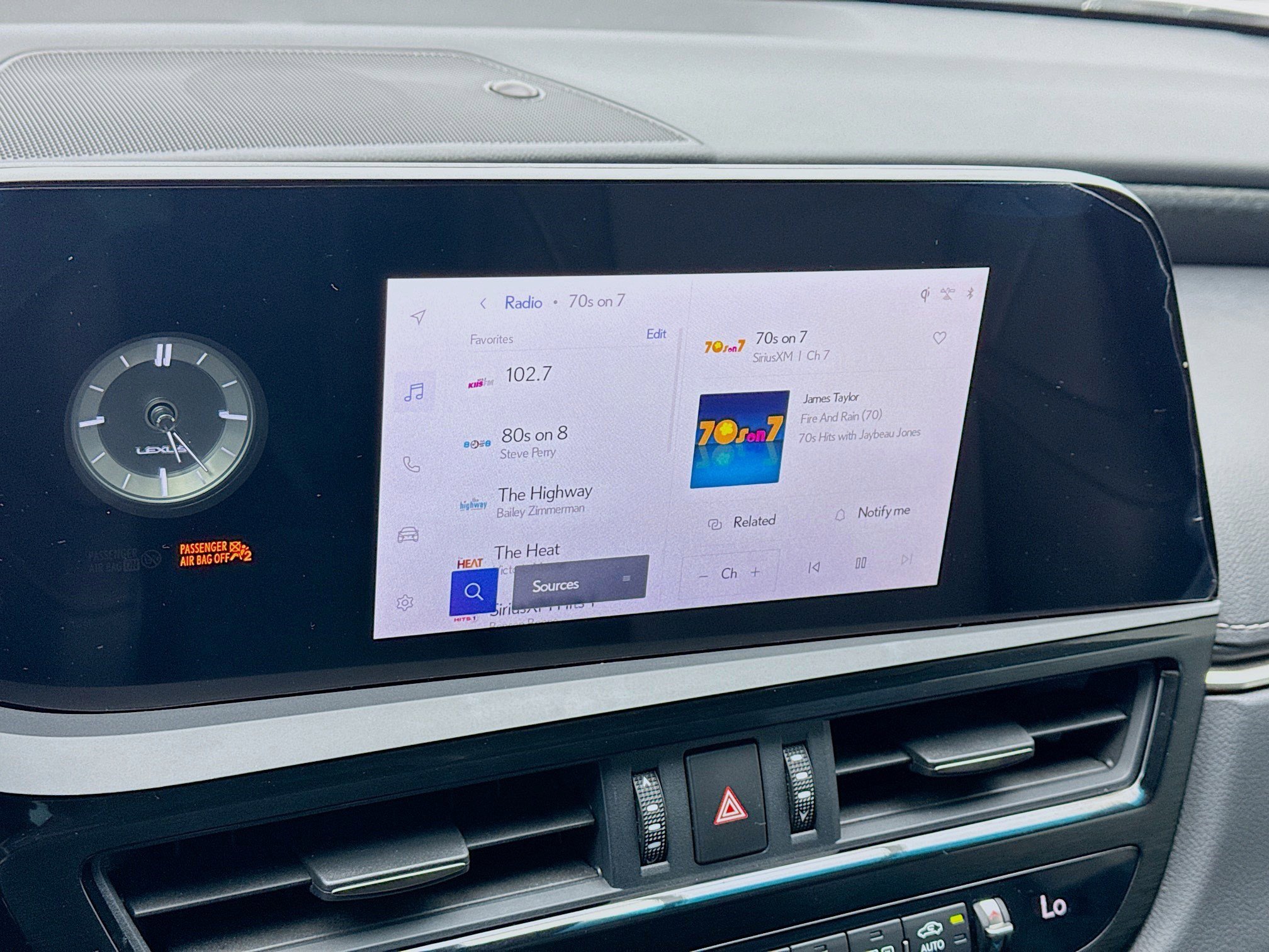 Used 2023 Lexus ES 300h w/ Premium Package FWD image 10