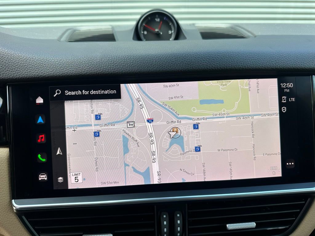 Certified 2023 Porsche Cayenne Platinum Edition image 32