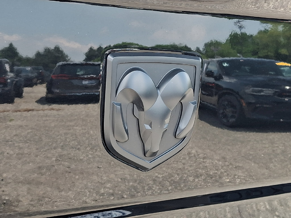 Used 2024 RAM 1500 Warlock AWD/4WD image 32