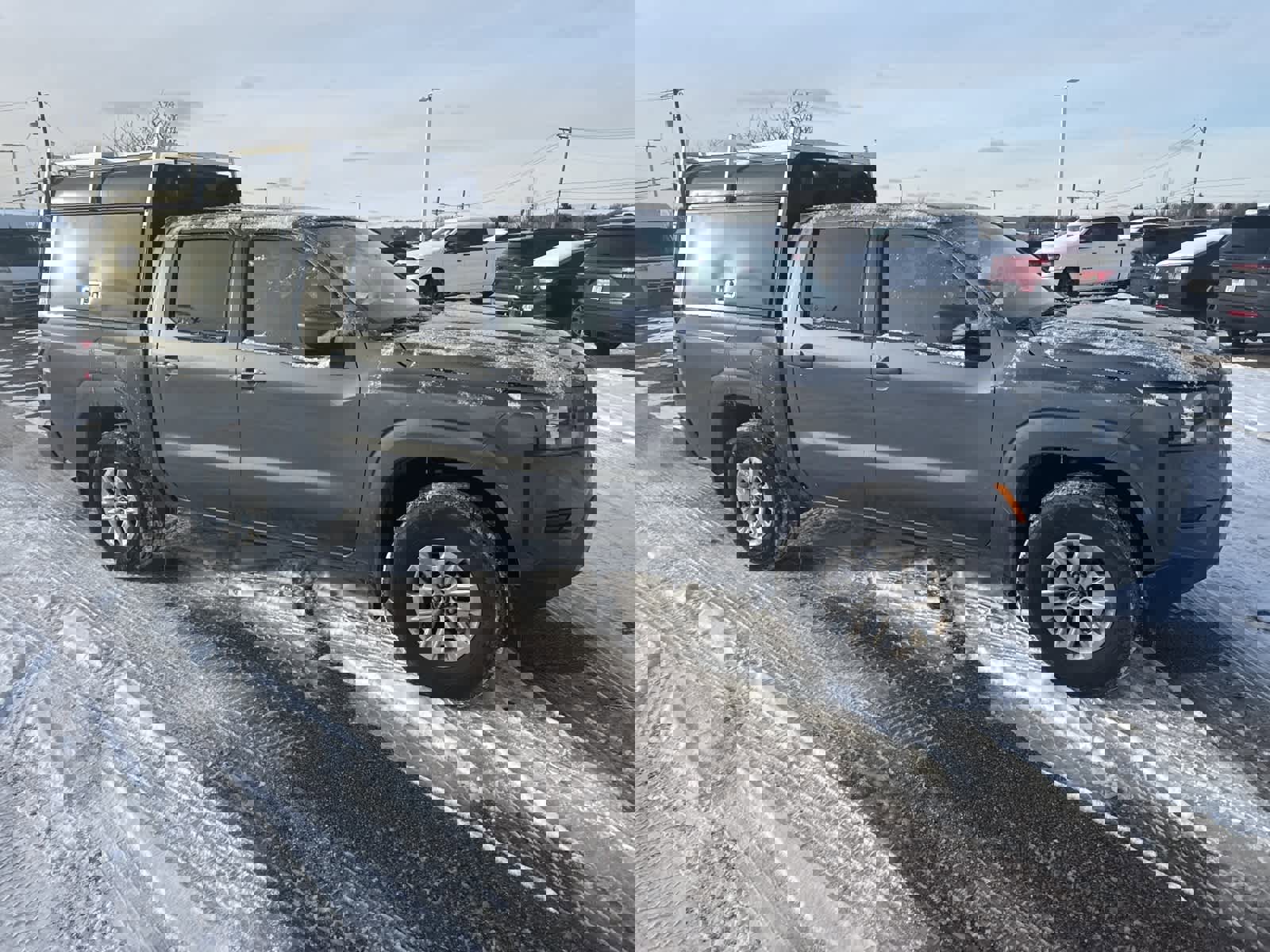 Used 2024 Nissan Frontier SV image 8