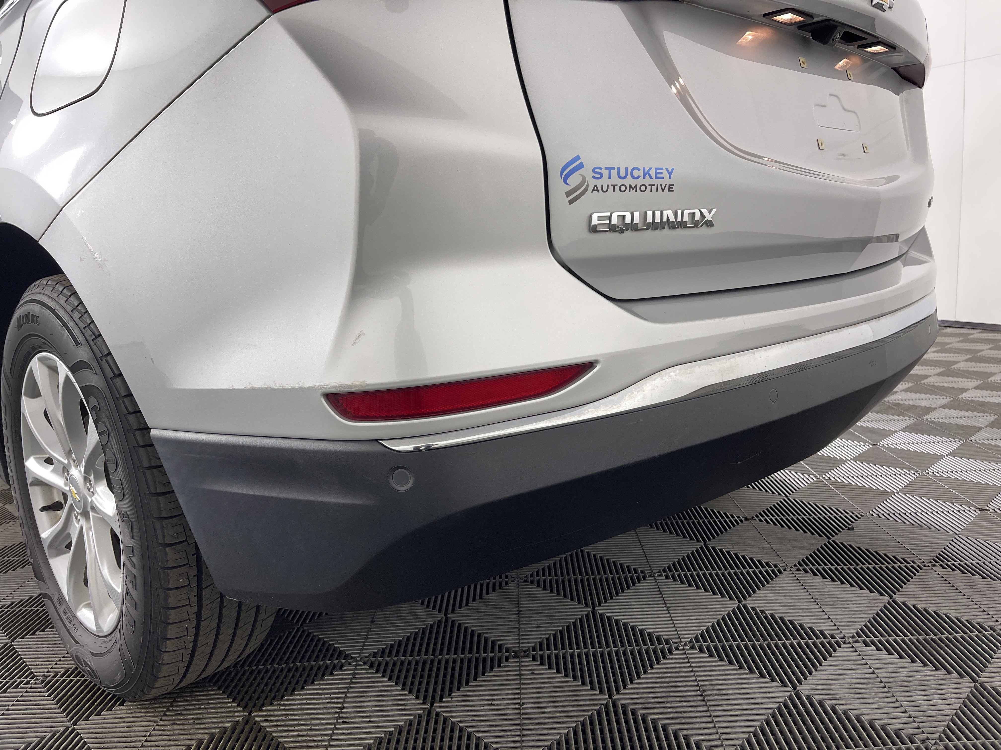 Used 2018 Chevrolet Equinox LT w/ Sun & Infotainment Package image 7