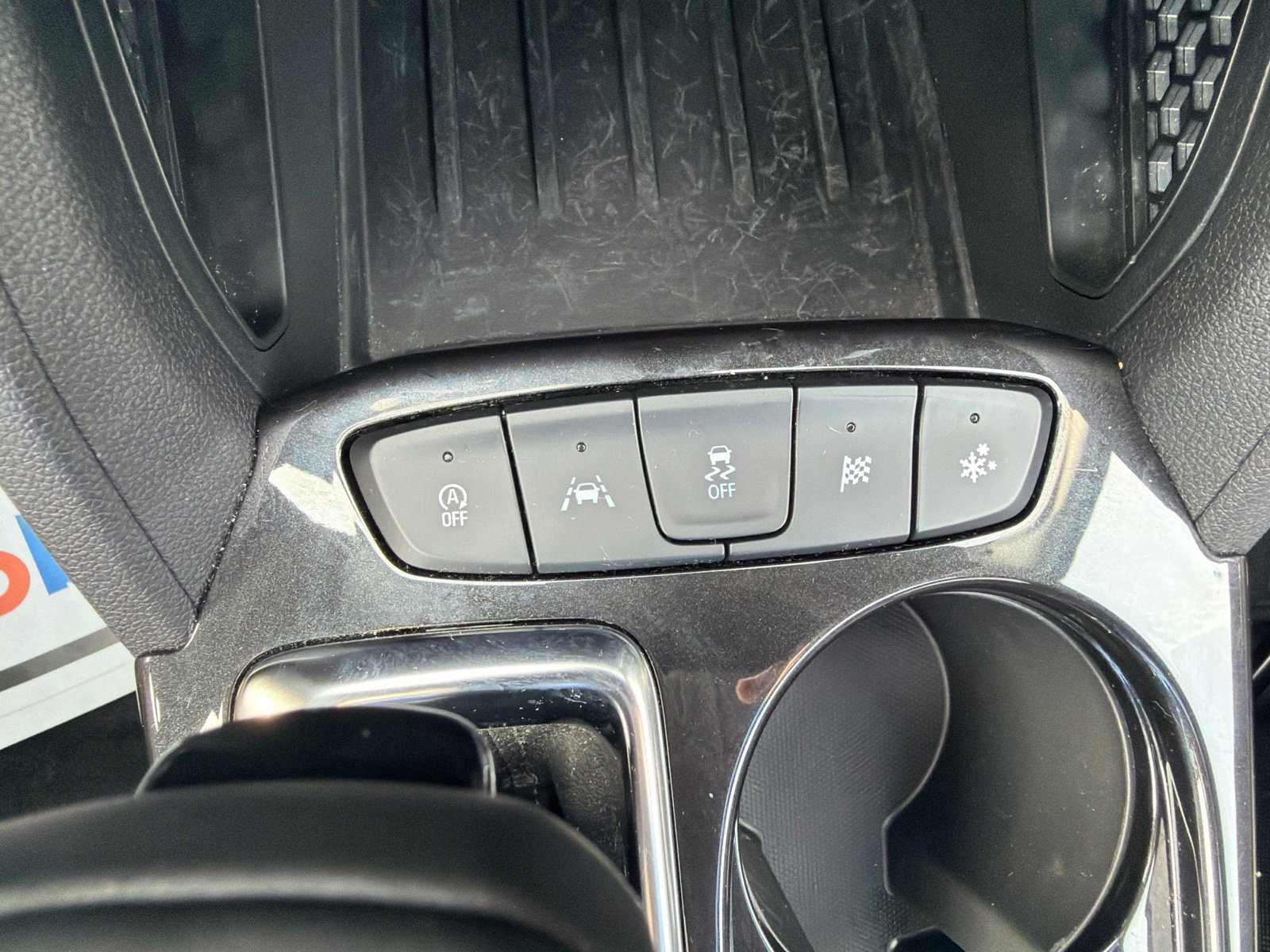 Used 2024 Chevrolet TrailBlazer LT w/ LT Cold Weather Package FWD image 16