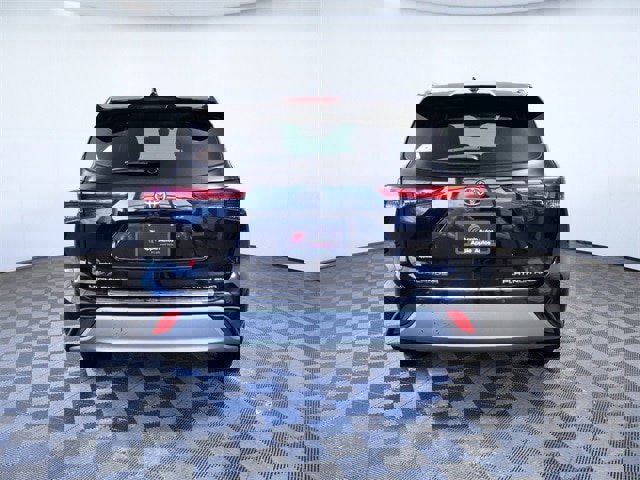 Used 2020 Toyota Highlander Platinum image 7