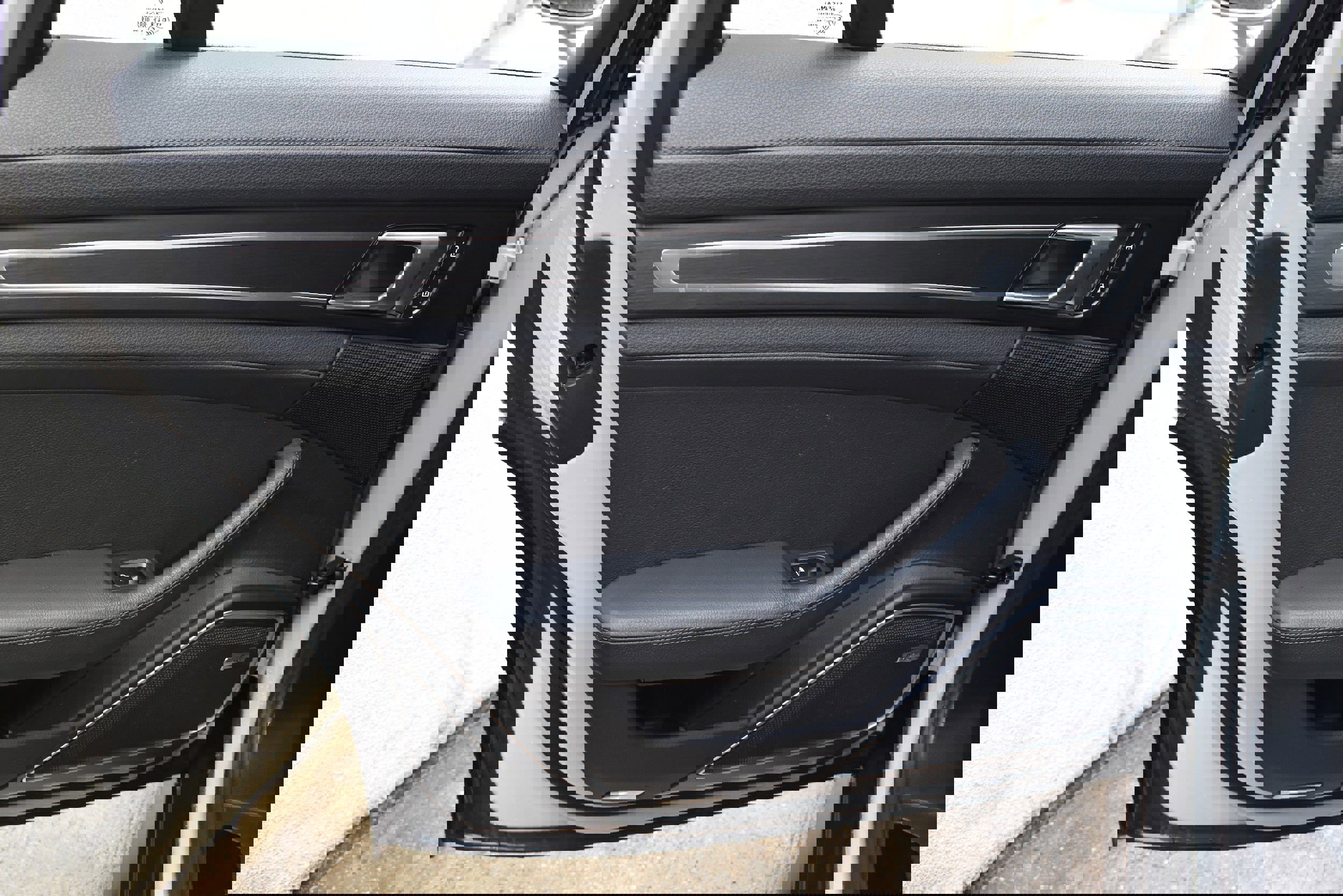 Used 2023 Porsche Panamera 4 Platinum Edition image 26