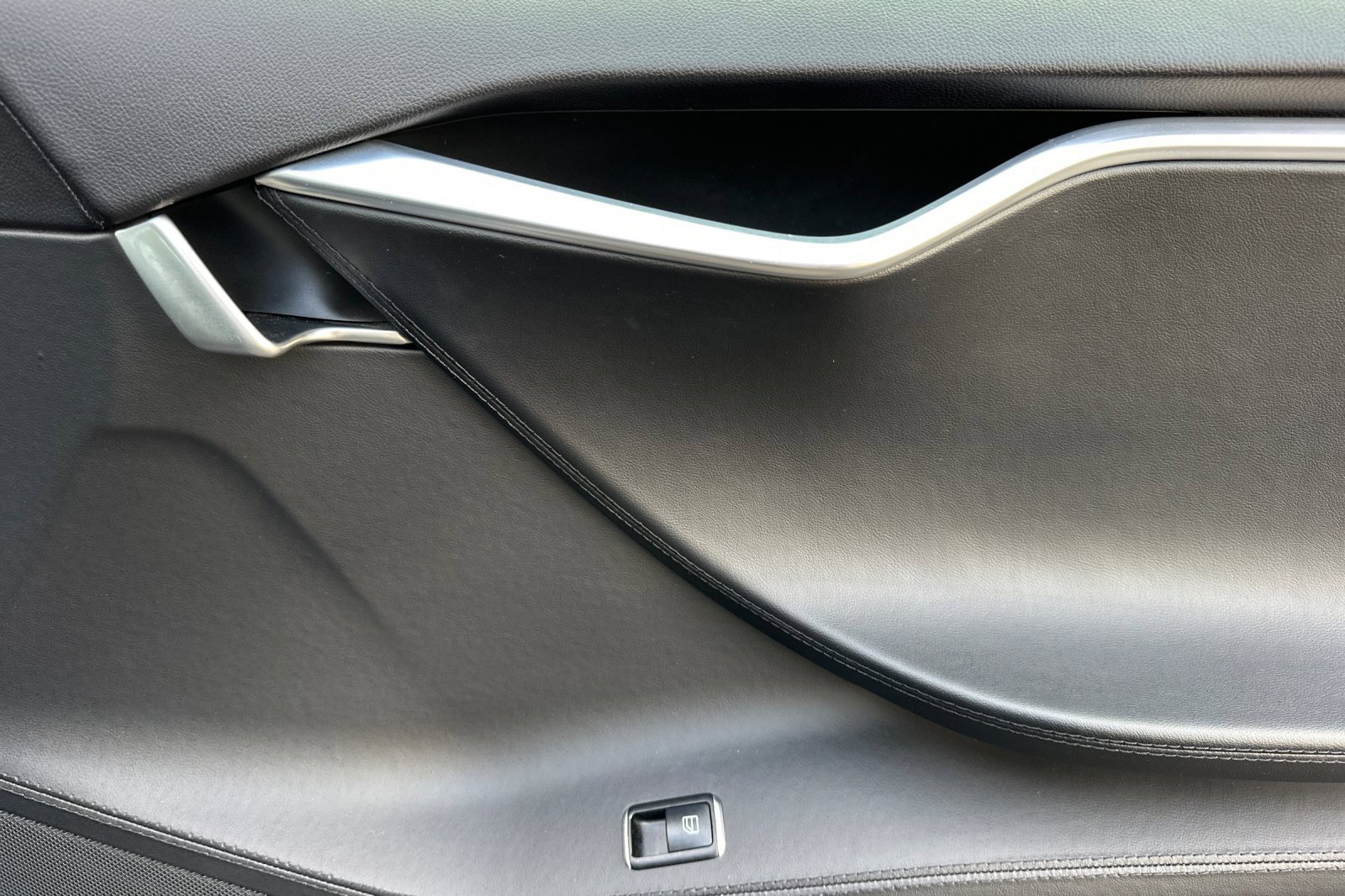 Used 2013 Tesla Model S Performance image 18