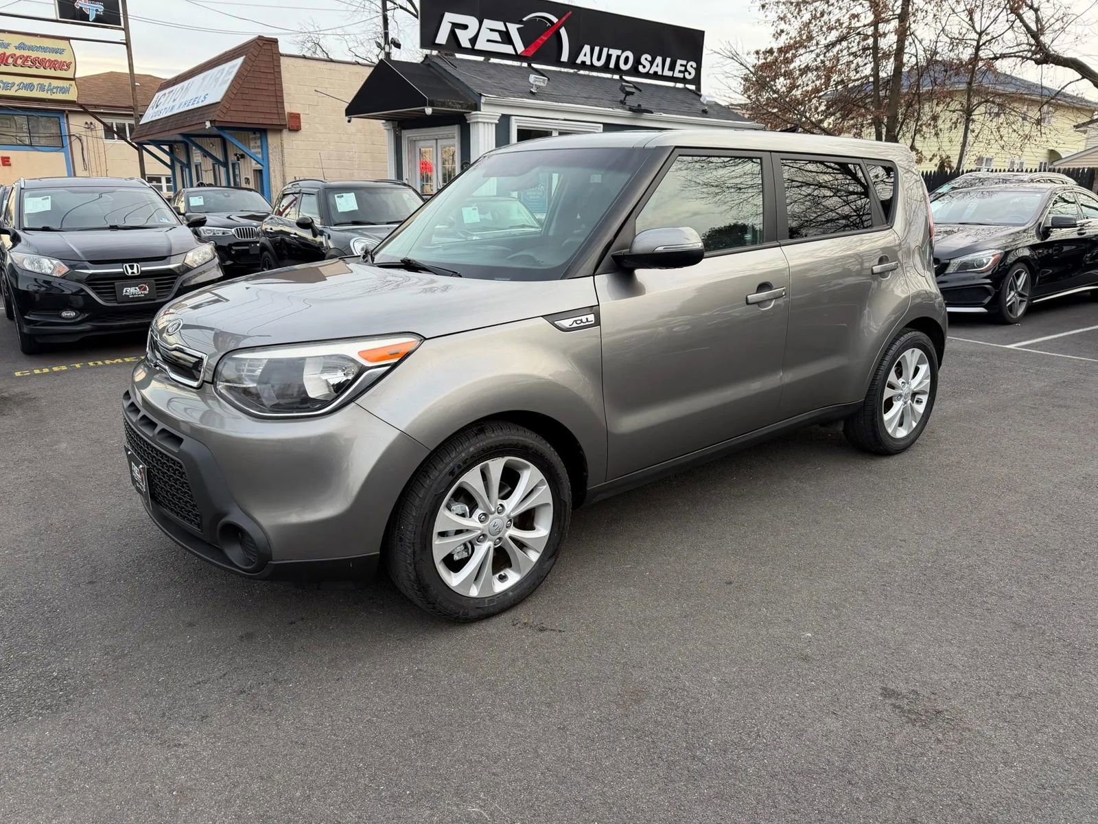 Used 2014 Kia Soul + FWD image 1