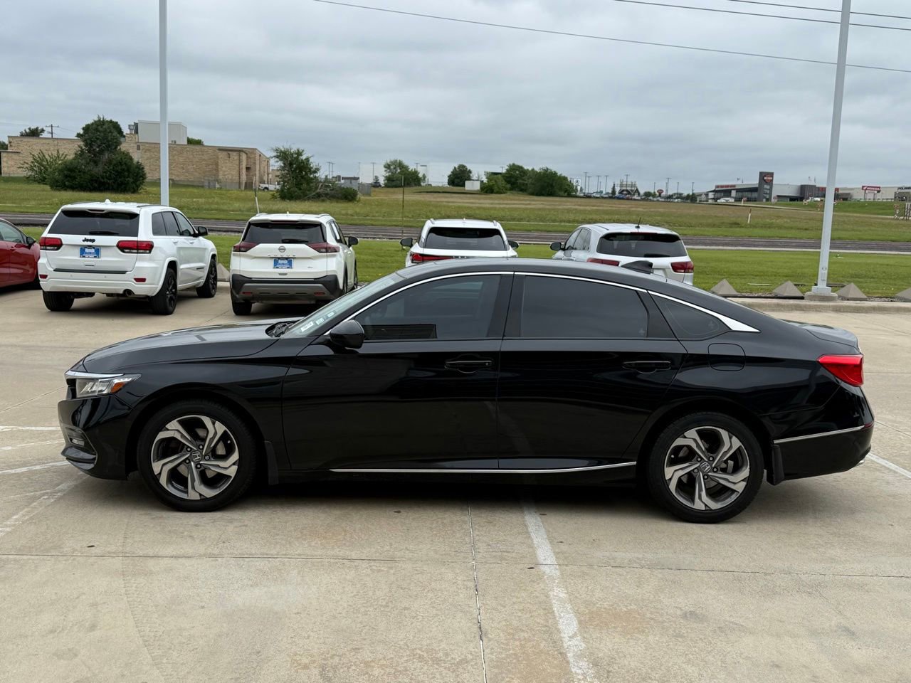 Used 2020 Honda Accord EX image 2