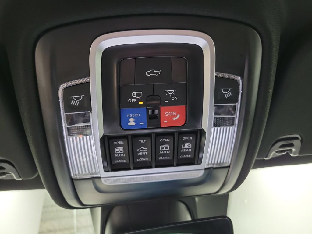 Used 2023 RAM 1500 Laramie AWD/4WD image 47