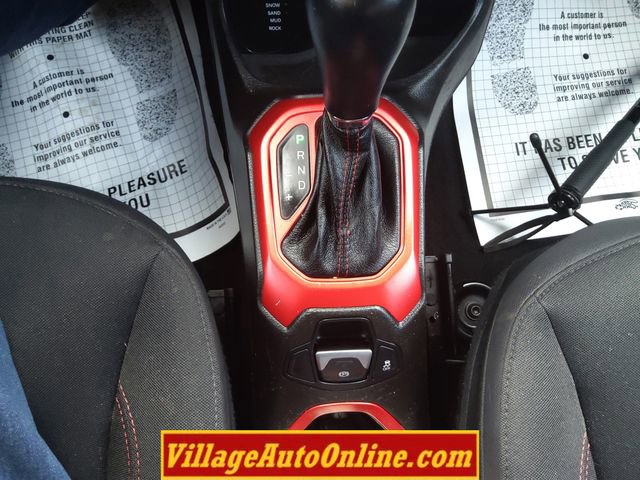 Used 2016 Jeep Renegade Trailhawk AWD/4WD image 25