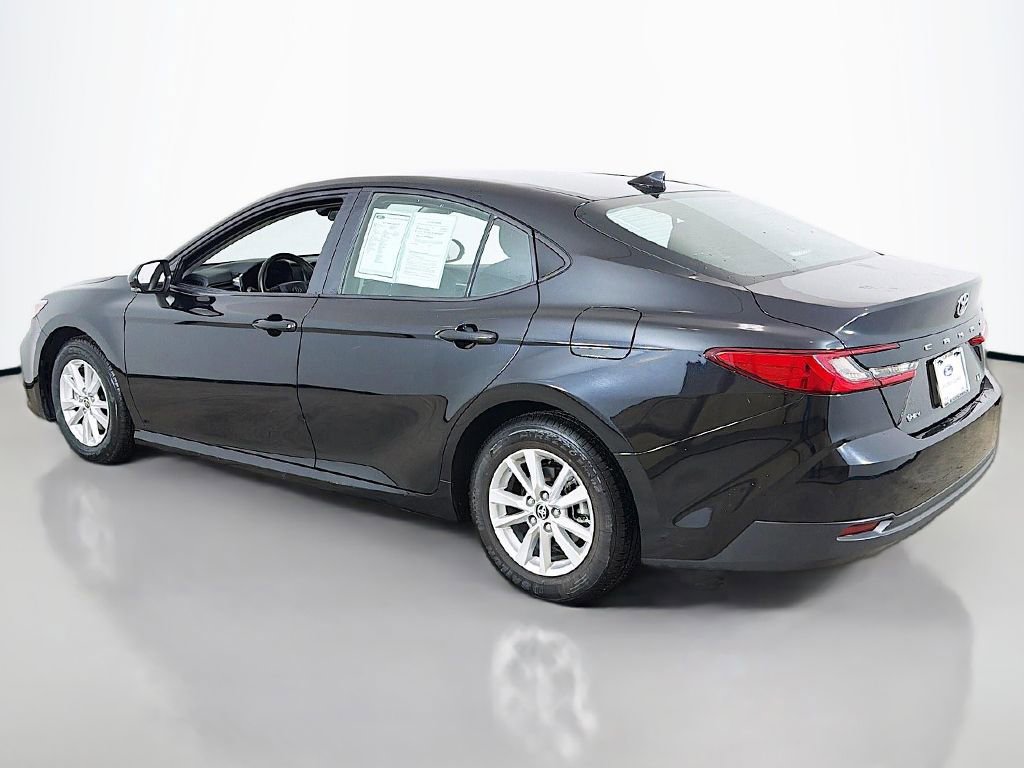 Used 2025 Toyota Camry LE image 7