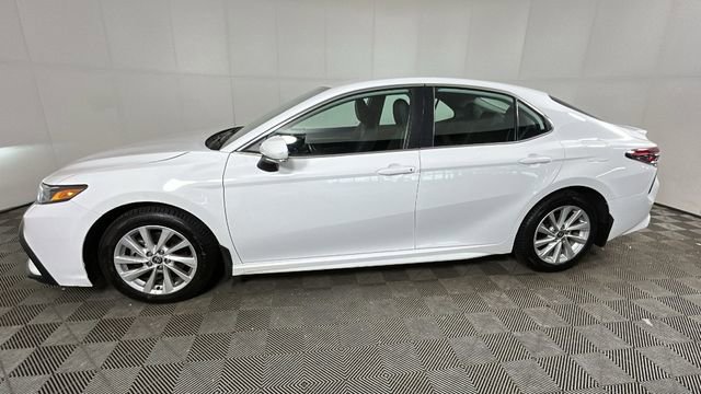 Used 2024 Toyota Camry SE FWD image 6