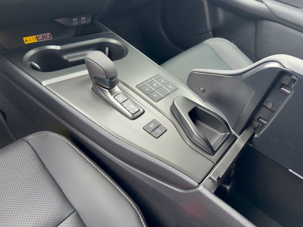 New 2026 Lexus UX 300h AWD w/ Accessory Package (2T) image 21