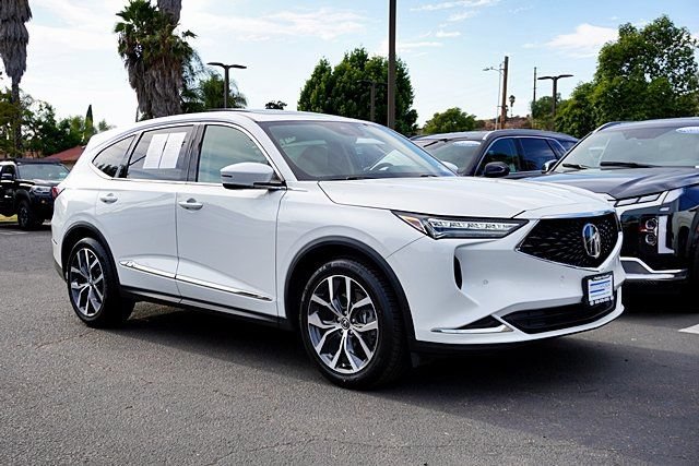 Used 2022 Acura MDX w/ Technology Package FWD image 2